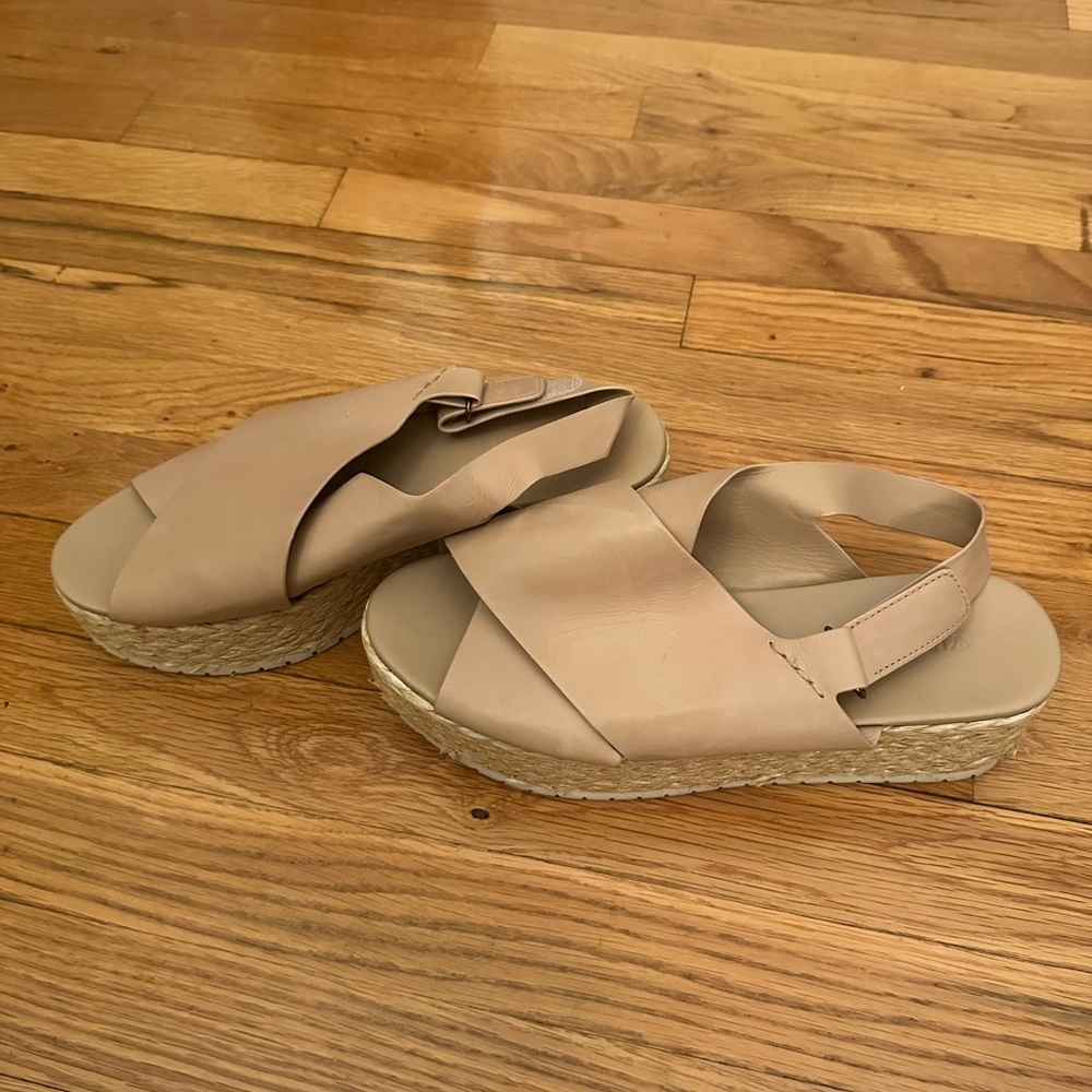Vince Beige Espadrille Sandals Size 9M